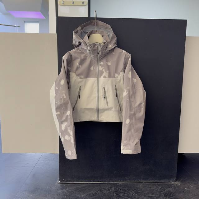 series' color matching short jacket for women : Product color: brown, black Co