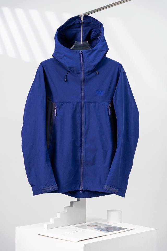 Dynamic Purple Arcteryx Serratus Hoody Softshell Jacket with Embroidered Logo T