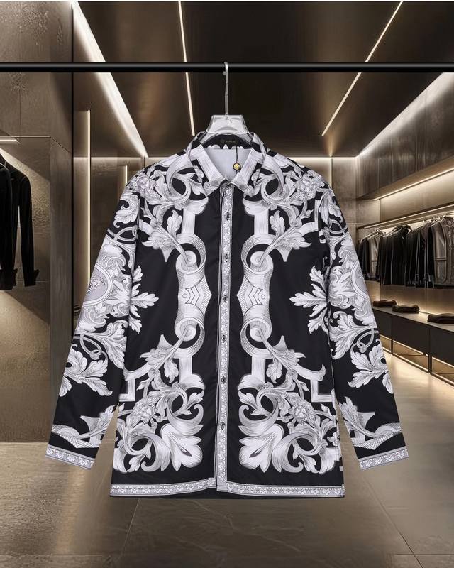 Versace's hot-selling Medusa Palace-style digitally printed long-sleeved shirt i