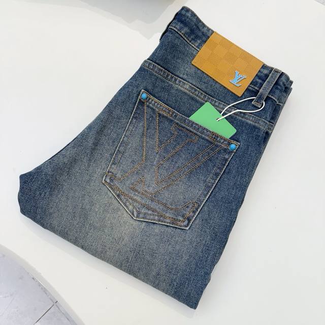Style number: D392 Louis Vuitton autumn and winter slim-fit jeans! Heavy fermen