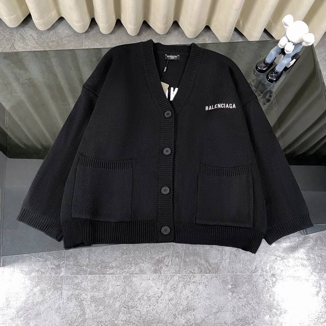 Thick Balenciaga Fw23 Balenciaga front and back embroidered logo cardigan sweate