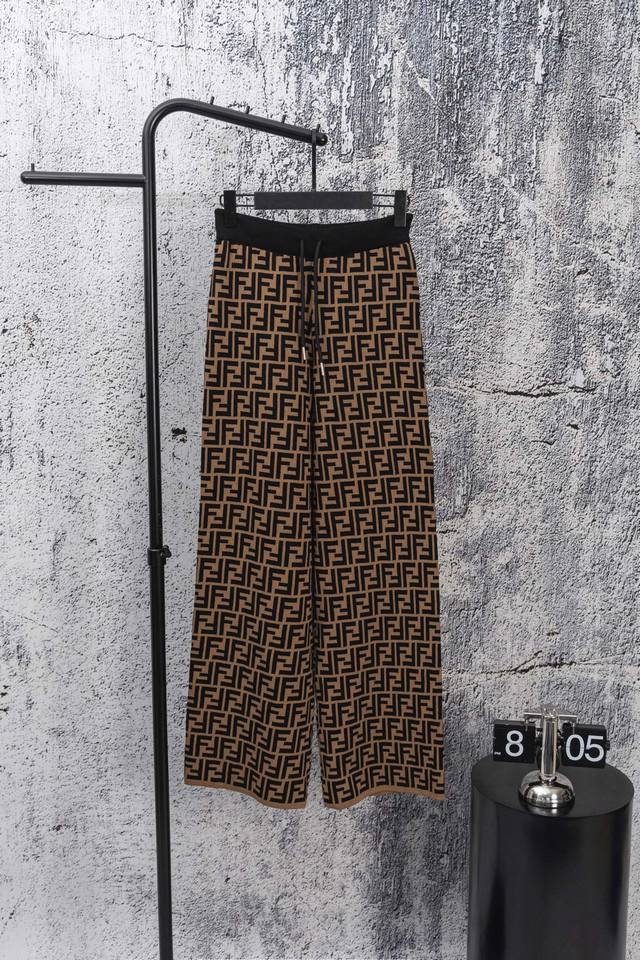 Fendi classic monogram women's knitted wide-leg trousersThe whole high-end commu
