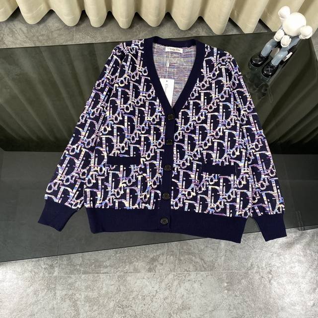 Dior Ss Blue Sheep Wool Jacquard Lettered V-Neck Cardigan JacketThis knit crewne