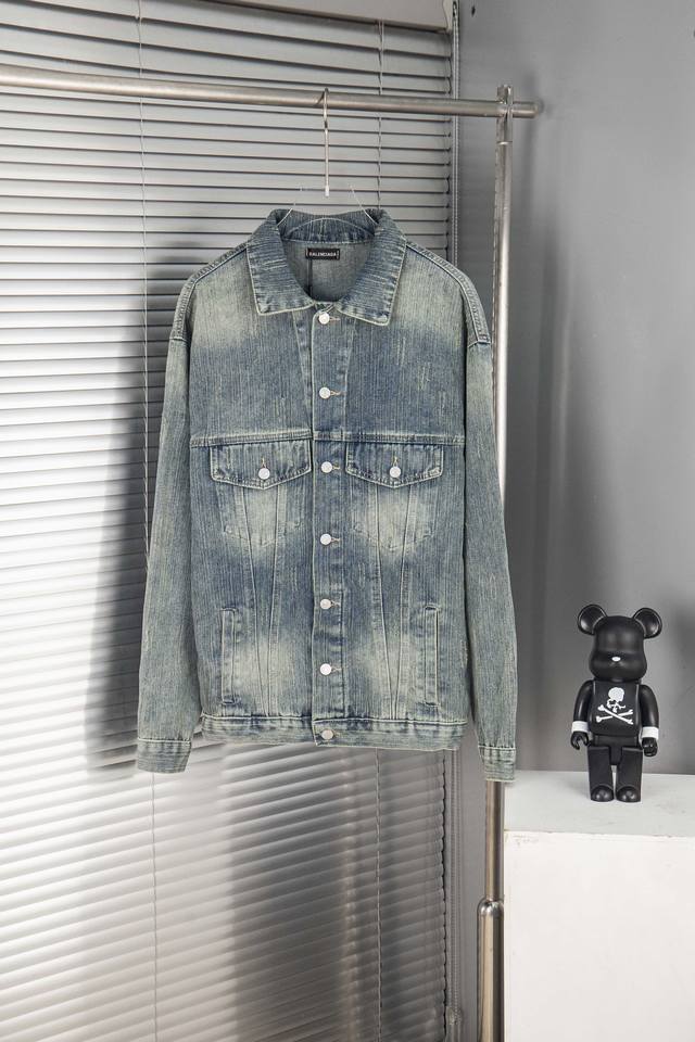 New Arrival Style: B154 Balenciaga washed and distressed denim jacket with rhin