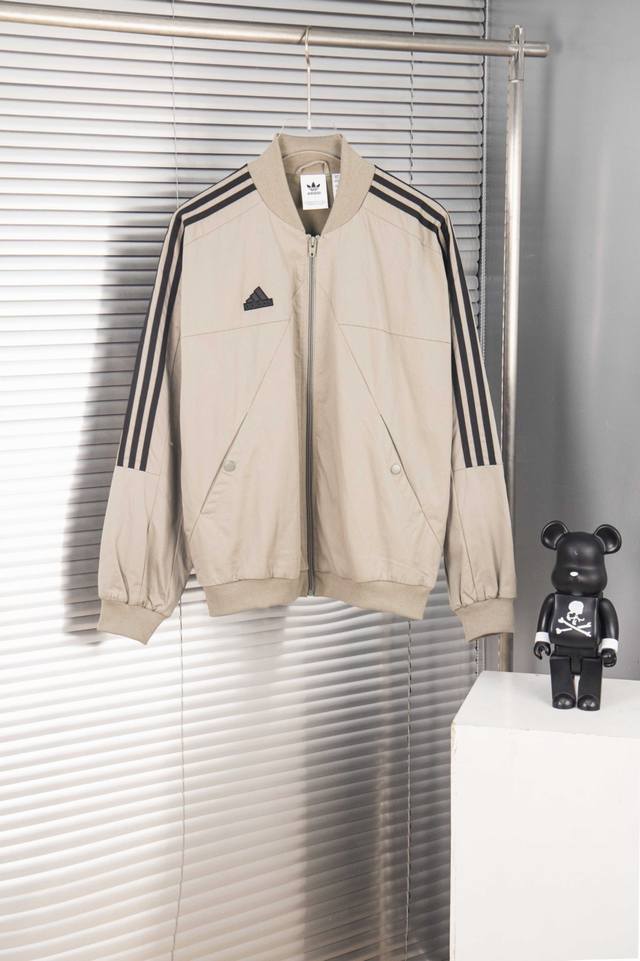 New Arrival Style: G133 Adidas' new patchwork design, classic three-stripe coup