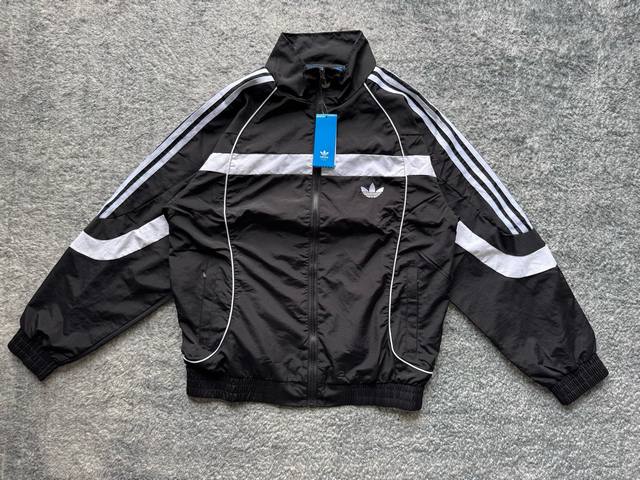 a56# A super cool early spring Adidas Originals colorblock jacket limited editio