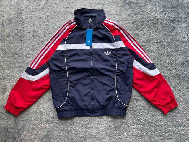a55# A super cool early spring Adidas Originals colorblock jacket limited editio