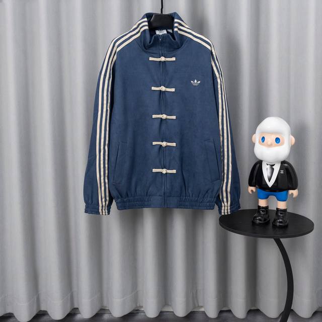 Limited Edition Chinese Tang Suit by Trefoil Rome wasn't built in a day. Ever Gr