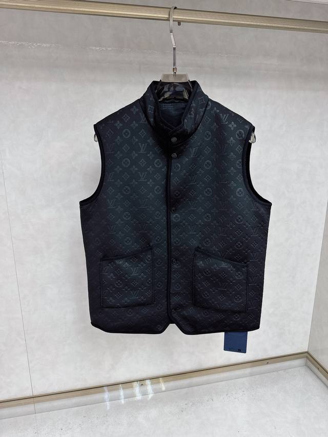 Louis Vuitton's 2025 new reversible vest. This reversible jacket offers two dist