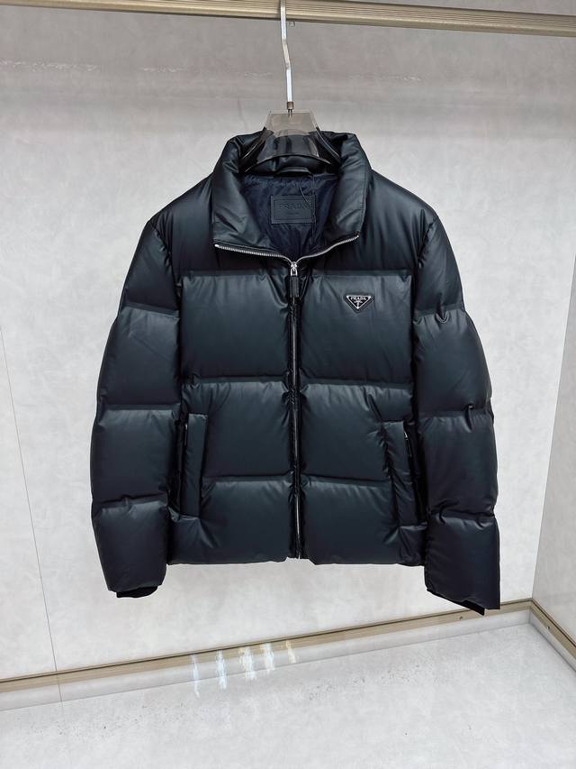 prada Autumn/Winter 25 Stand-Up Collar Down Jacket. This Prada jacket features h