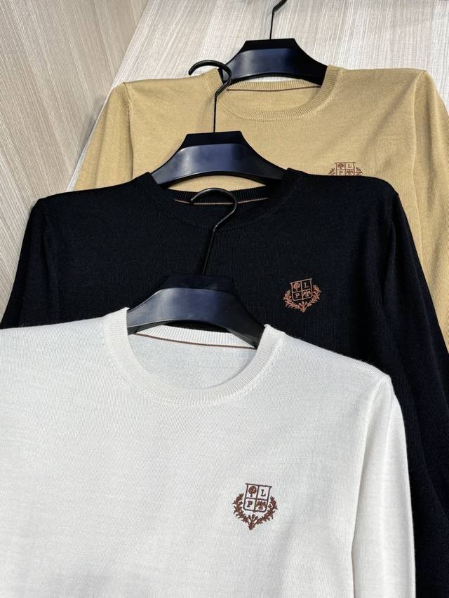 Lp's latest Autumn/Winter 2025 men's crew-neck sweater with classic monogram log