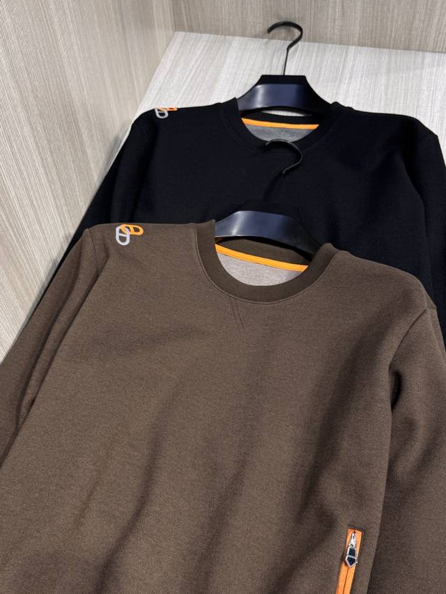 Aima's latest Autumn/Winter 2025 men's orange zippered cashmere crewneck sweatsh