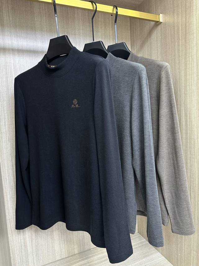 Lp. This classic, logo-embroidered, half-high-neck long-sleeved T-shirt from the