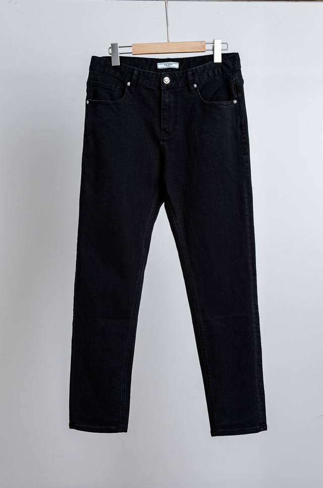 Prada 2025 Men's Stylish Straight-Leg Jeans! Our latest trousers, a must-have fo