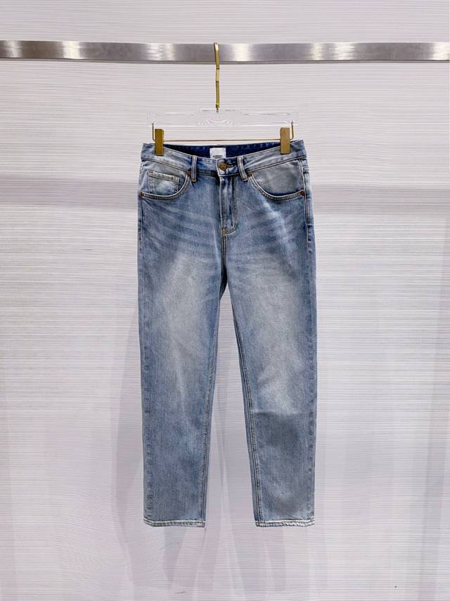 Burberry's new men's casual jeans for early fall 2025, top quality! Order throu