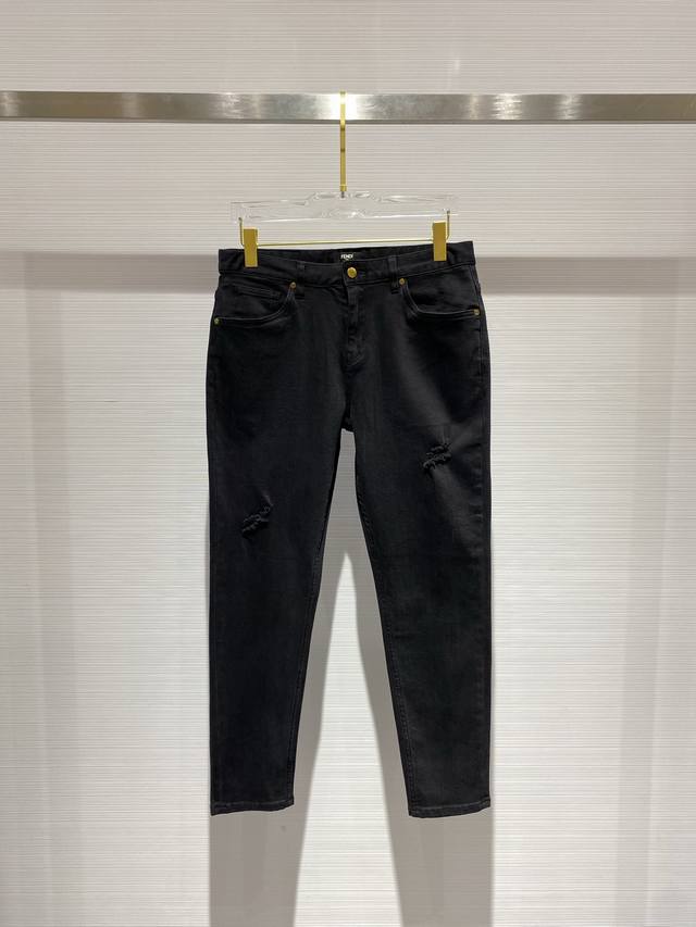 Fendi's new 2025 Fall/Winter men's casual jeans, top quality! Order through our
