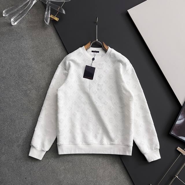LV*25Ss's latest autumn and winter hit sweatshirt features a full-length laser-b