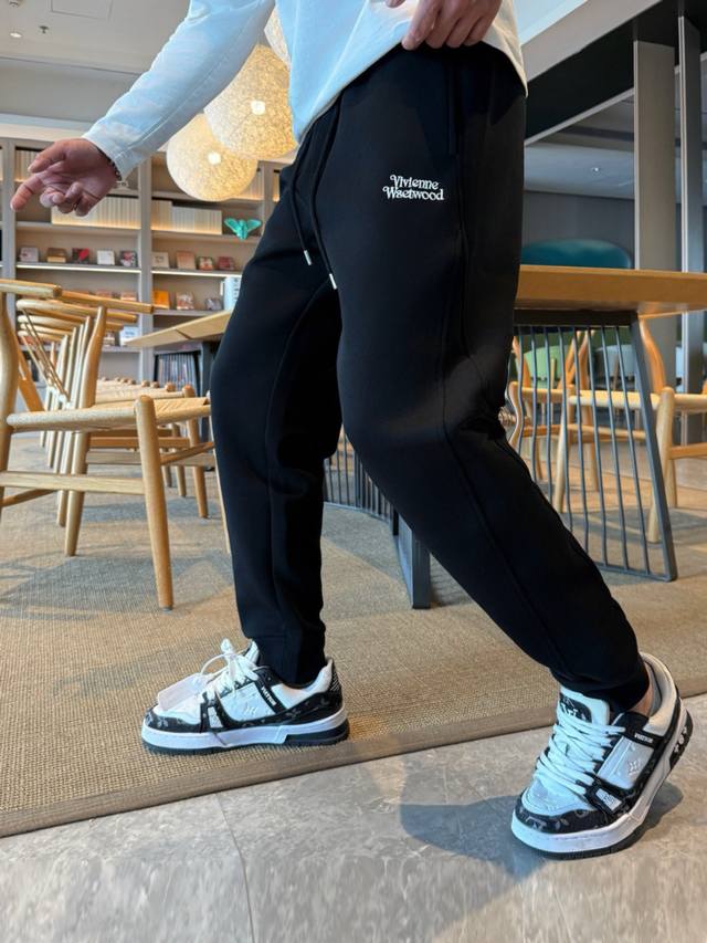 Queen Mother's premium 2025 Fall/Winter new casual pants! Available now on the