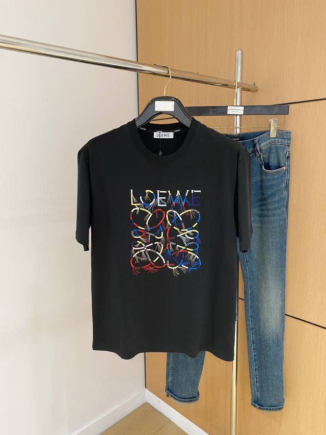 Loewe's new summer 2025 short-sleeved T-shirt, the exclusive first release of t