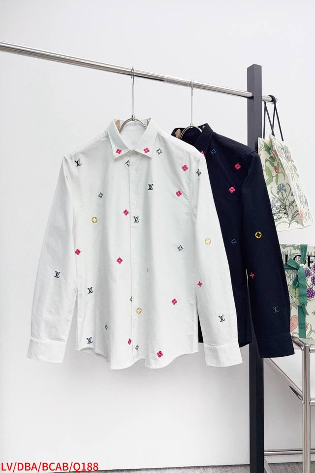 Q188 Exclusively for Louis Vuitton, this new, stylish casual shirt is made from