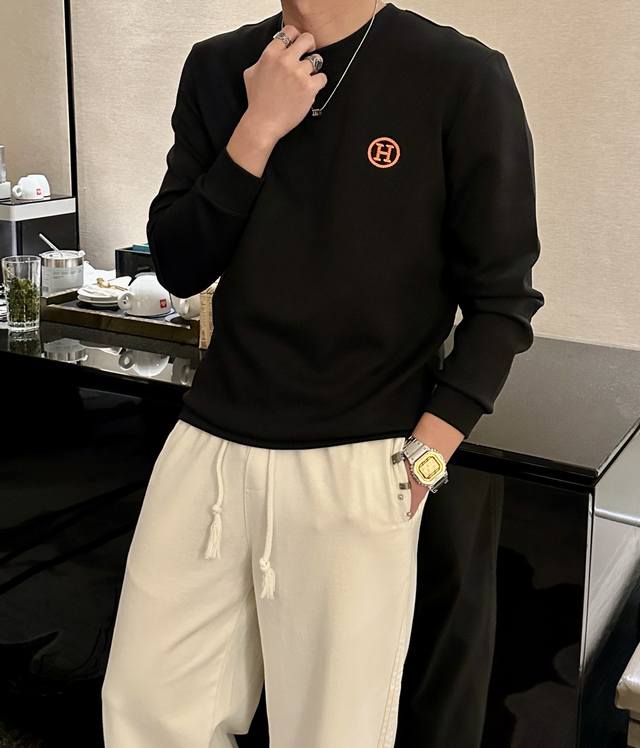 H 2025 Fall/Winter new fashion casual long-sleeved T-shirt. Made from imported h