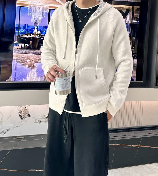 Dior Pre-Fall 2025 Hoodie: A Timeless Dialogue Between the Oblique Pattern and E