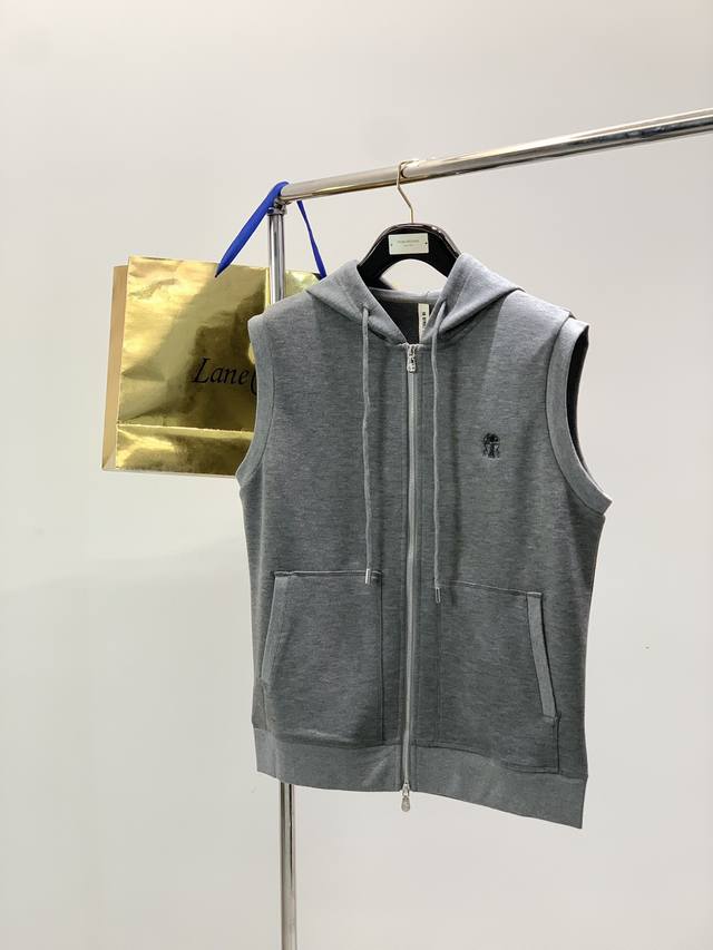 Clothes and pants, Italian Shenshi, a fashion brand, new products for autumn 20