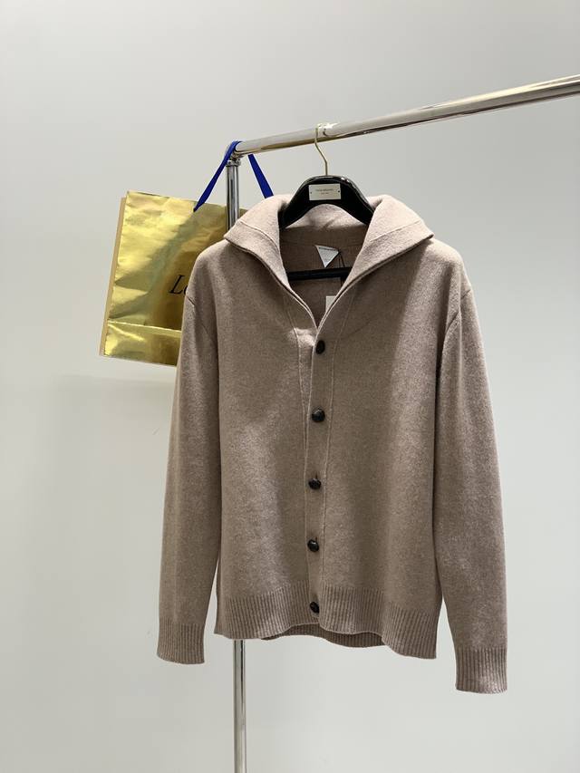 Bottega Veneta, 2025 autumn new arrival, fashionable and casual knitted cardigan