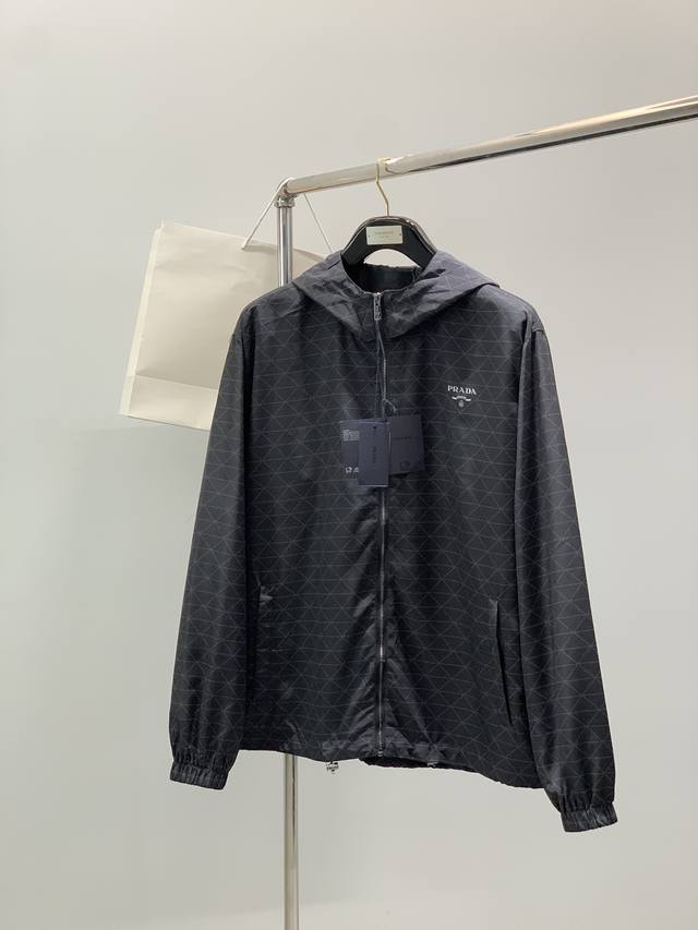 prada Prada, the latest product for autumn 2025, available at the counter simult