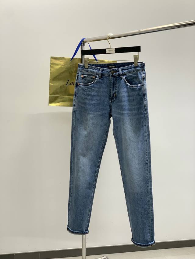 Tom Ford, the latest product for autumn 2025, fashionable and casual washed jean