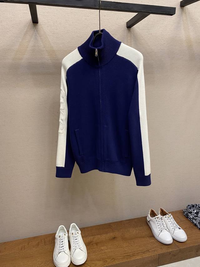 Gucci , college style cardigan sweater jacket, yarn is made of 100% cotton, weig