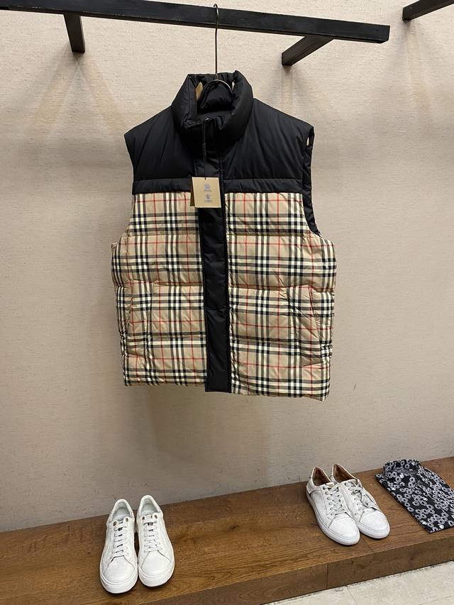 Bbr, 23Fw Bur plaid double-sided down vest. Originally purchased from Beijing Sk