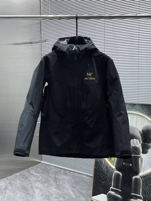 Arc'teryx Arc'Teryx Alpha SV 6 laminated jacket is on sale at Dewu for over 7,0