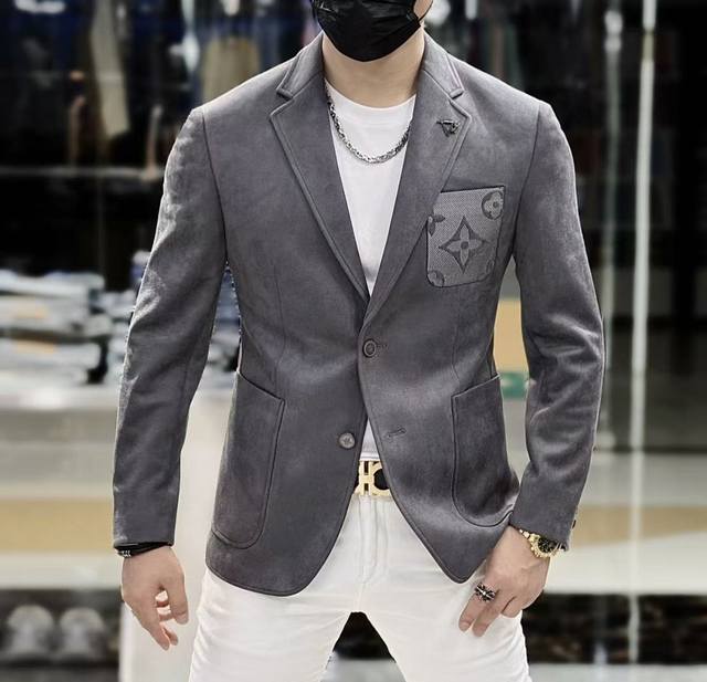 Lv 2025Ss Snake Year Autumn/Winter Hot Sale: This casual blazer is a stylish and