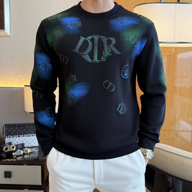 Dior's hottest fall 2025 collection! This top-of-the-line, fashionable pullover