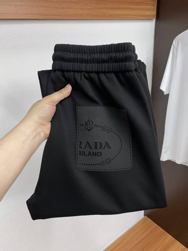 Prada's 2025Ss early autumn and winter new arrivals: knitted cotton thickened fa