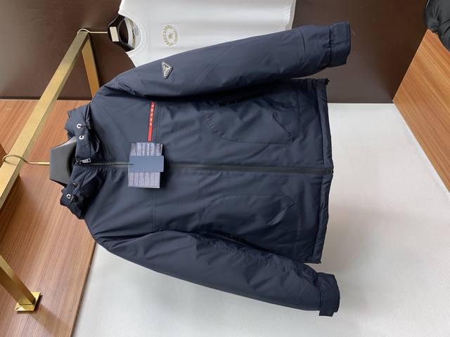 Prada's new 2025 autumn and winter down jackets are original, 1:1 custom-made wi