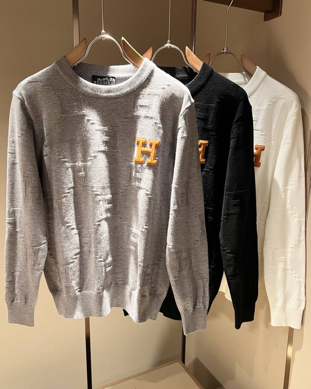 Her*Mes' new men's knitted wool sweater for Fall/Winter 2025 is a newly upgrade