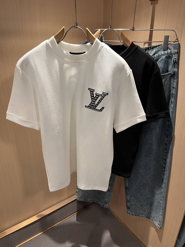 Louisvuitt* Louis* Deng's new 2025 Fall/Winter men's short-sleeved base shirt fe