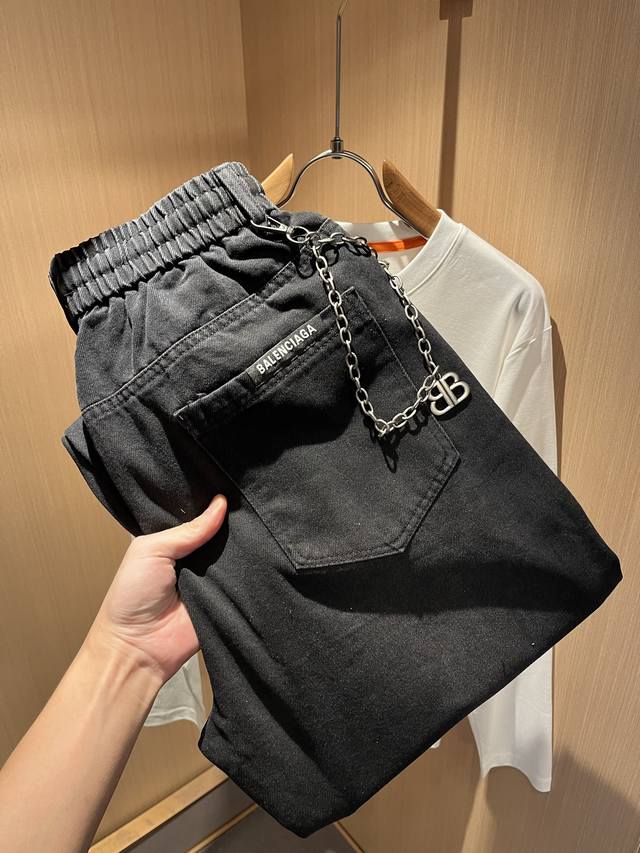 Balencia* Paris* 2025 Fall/Winter new casual pants, featuring the Balenciaga log