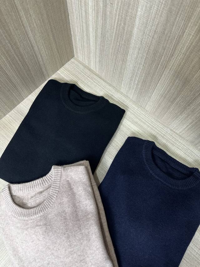 Jieya's new 2025 Fall/Winter men's long-sleeved crewneck sweater is crafted from