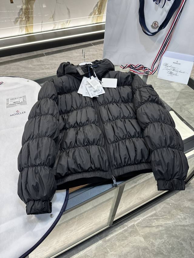 Moncler Medonte women's short down jacket. More details. Bll