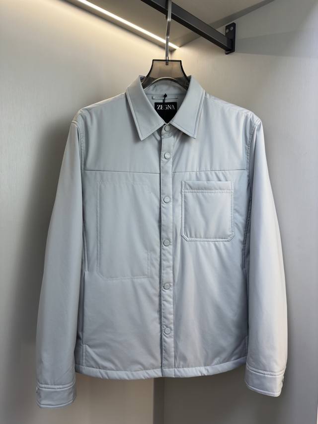 Zegna 2025 New Lapel Jacket This Zegna jacket features a classic shirt silhouett