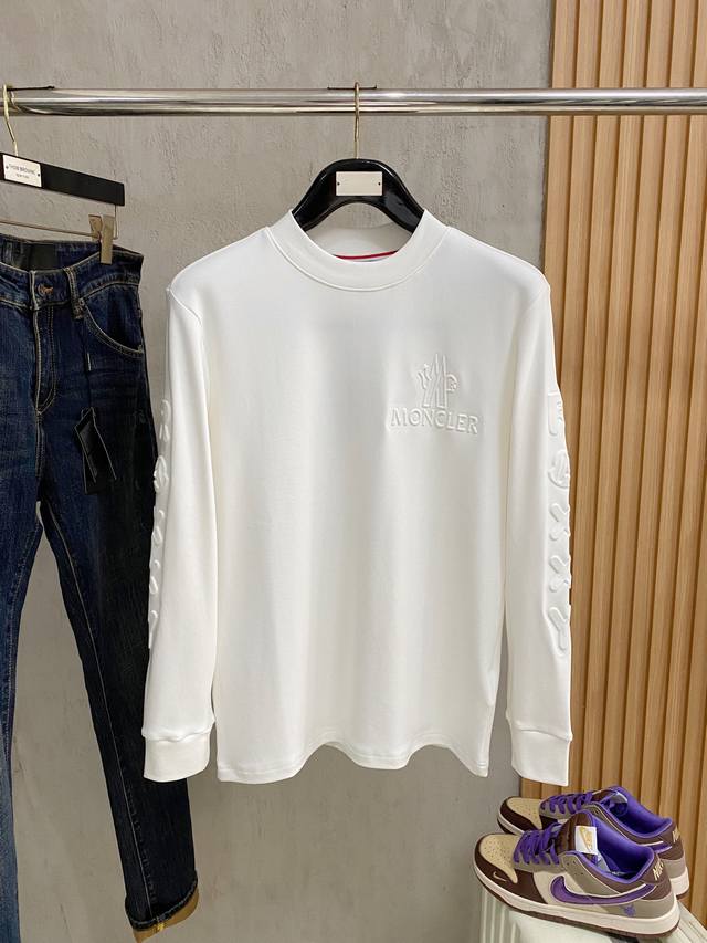 New Moncler 2025 Fall/Winter collection, stylish and casual long-sleeved T-shir