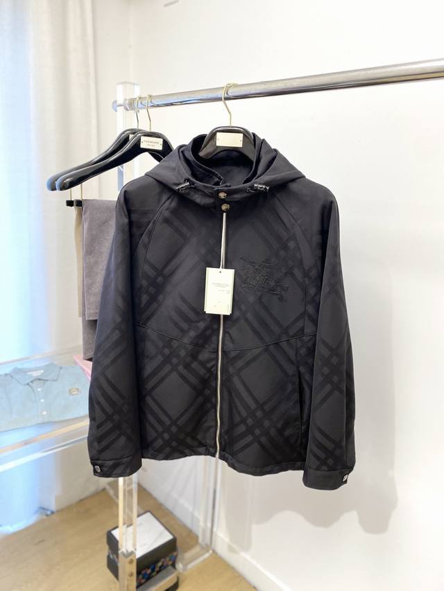 Burberry, 2025 new jacket, stylish and handsome, with exquisite embroidered log