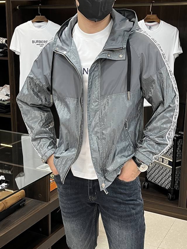 Featured: Dior's 2025 Early Fall new release, the Dior hooded jacket. This autu
