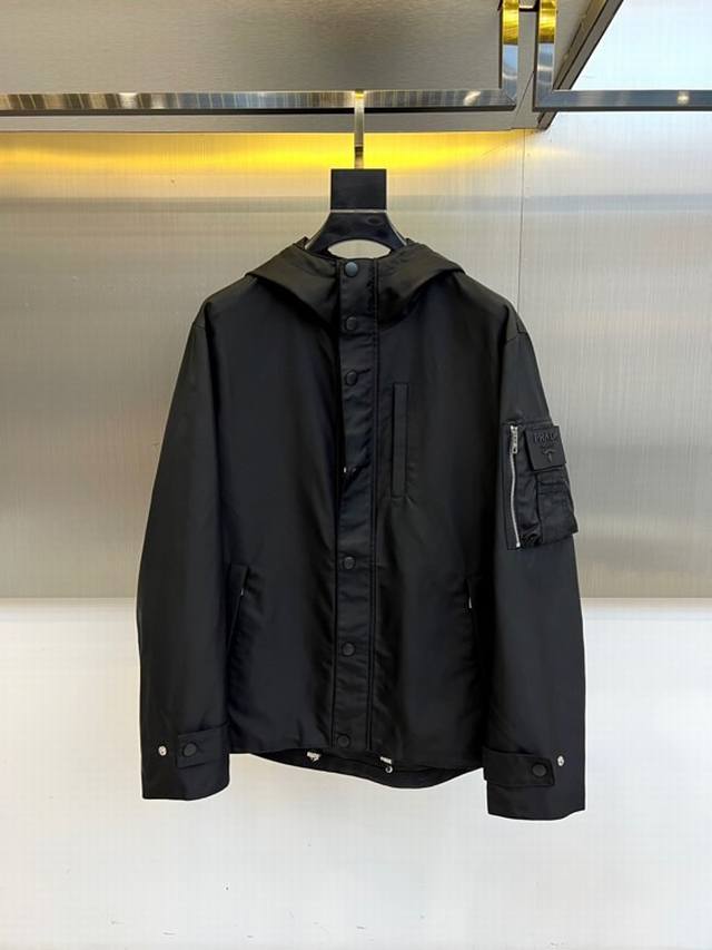prad, 25Fw autumn and winter technical fabric hooded jacket for men. The latest