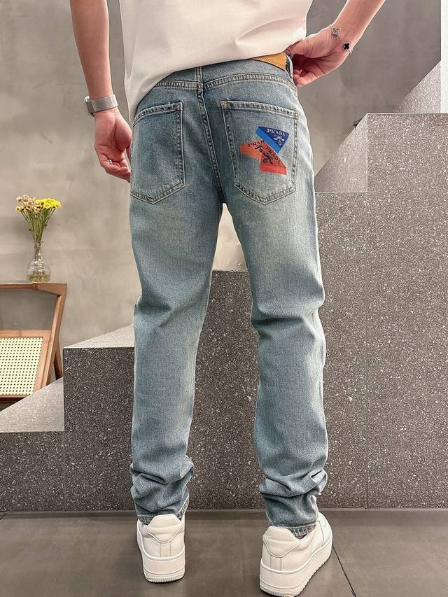 Prada's new 2025 Spring/Summer men's casual jeans, top quality! Order through o
