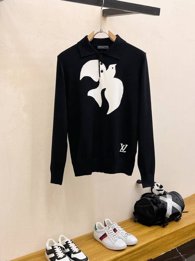 Louis Vuitton's new autumn/winter 2025 sweater counters simultaneously use wool