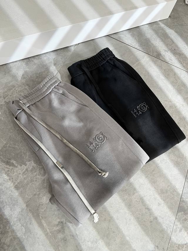 Maison Margiel's new 2025 Fall/Winter unisex casual pants are now available at o